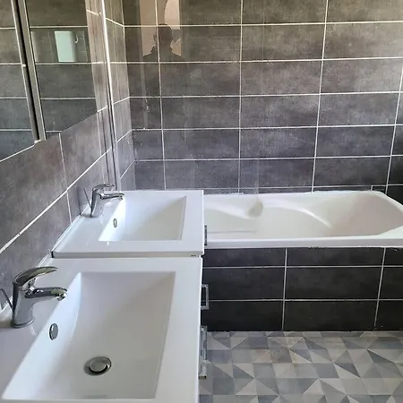 Maison Pour 11 Personnes Max Holiday home Brest